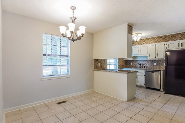 Building Photo - 204 Tradewinds Cir