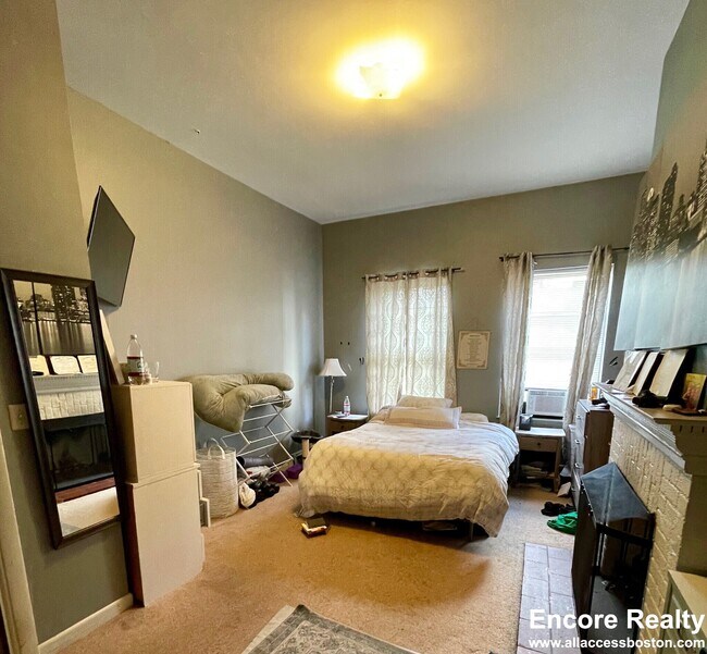 Foto del edificio - 15 Stearns Rd