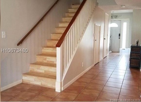 Foto del edificio - 6175 Riverwalk Ln