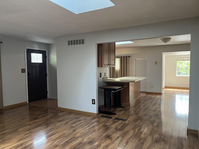 Building Photo - 799 Xenophon St