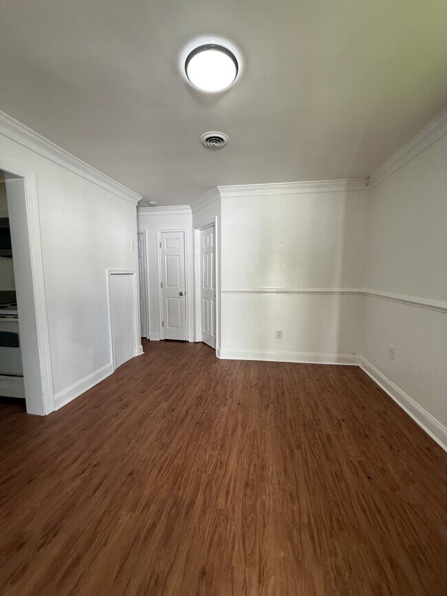 Foto del edificio - 2731 Brampton Way