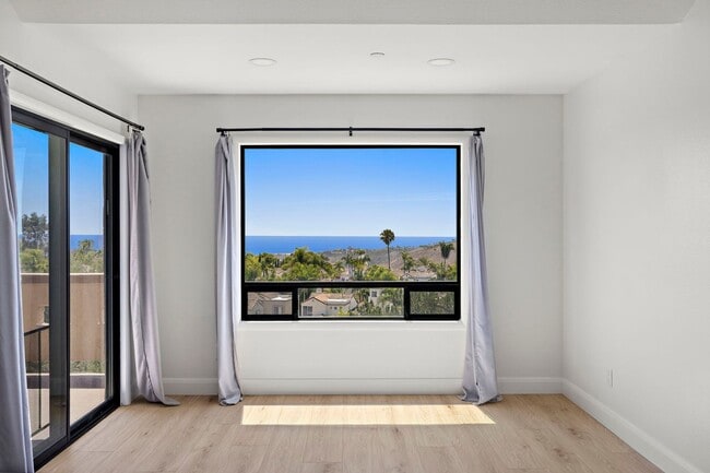Building Photo - 1060 Calle Del Cerro