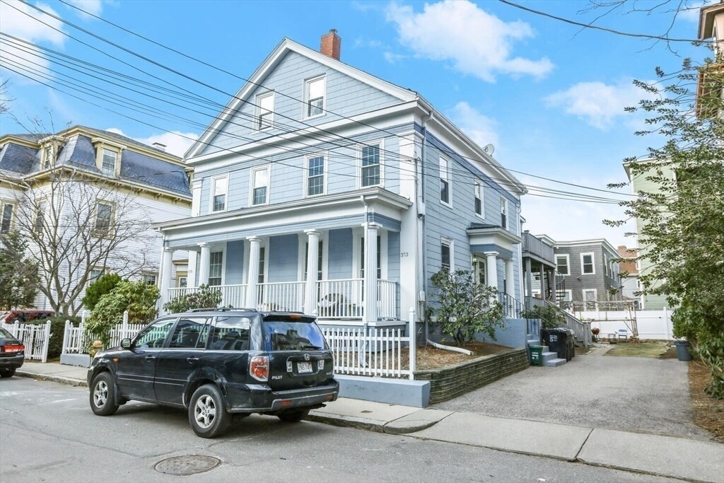 Foto del edificio - 373 Washington St