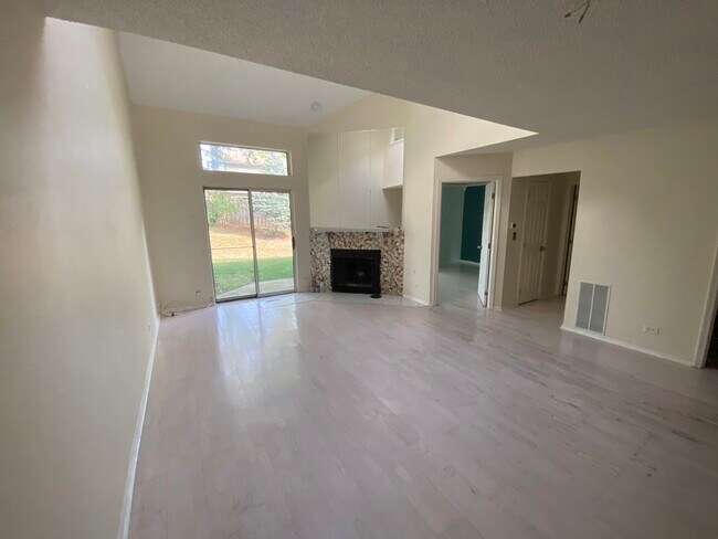 Building Photo - 1283 Ranchview Ct