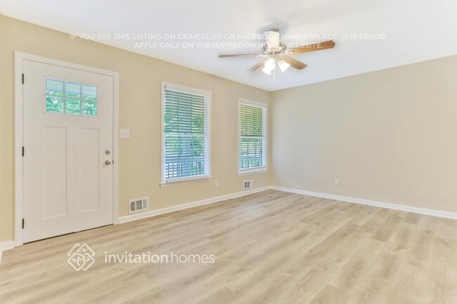 Building Photo - 1060 Canterbury Dr