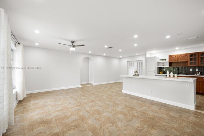 Foto del edificio - 7312 NW 58th Ct