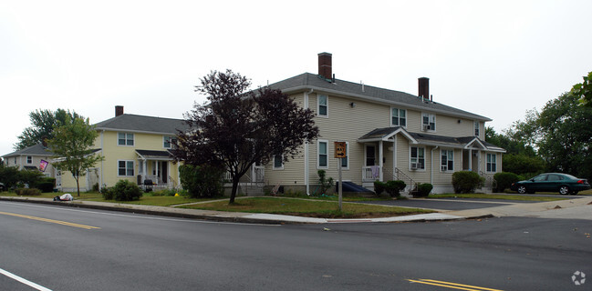 Building Photo - Lakeview Manor