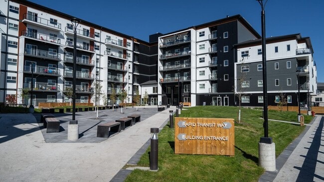 Building Photo - Lot 6