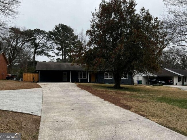 Building Photo - 1605 Brockett Rd