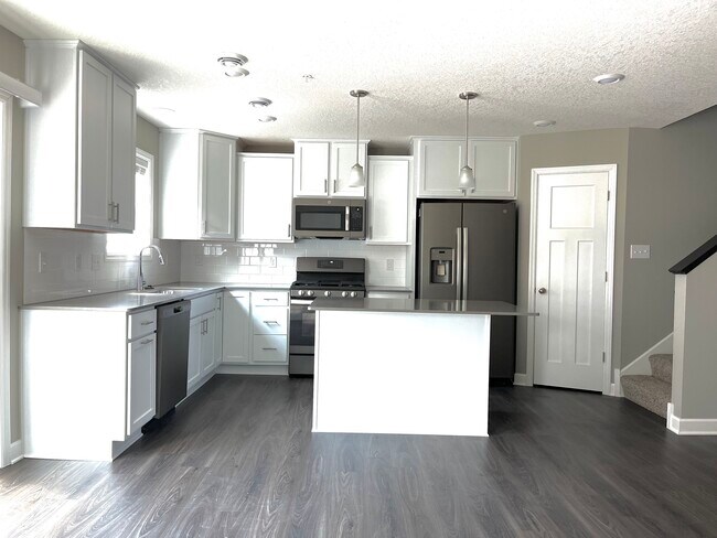 Building Photo - 9666 Canter Ct