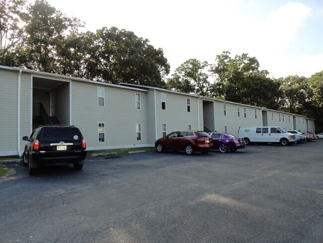 Building Photo - 2 Bedroom Apartment near VSU!