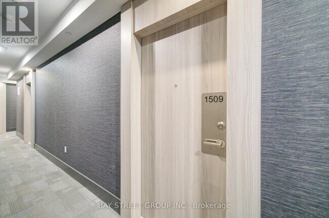 Building Photo - 75 Canterbury Pl