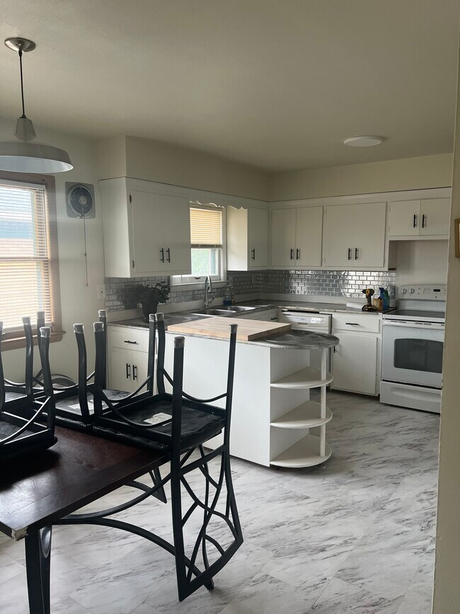 Kitchen #2 - 8628 W Capitol Dr