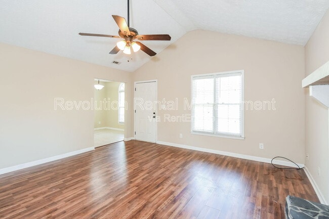 Building Photo - 4 Meadow Sweet Ln