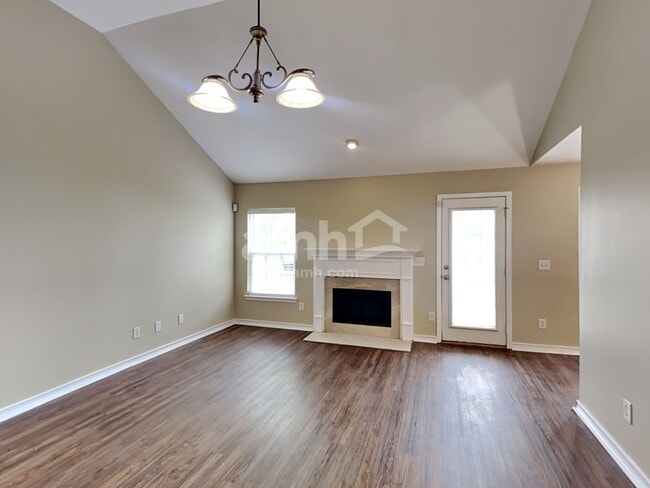 Building Photo - 304 Sarava Ln