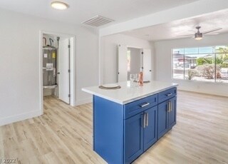 Cocina y gran sala - 908 Canosa Ave