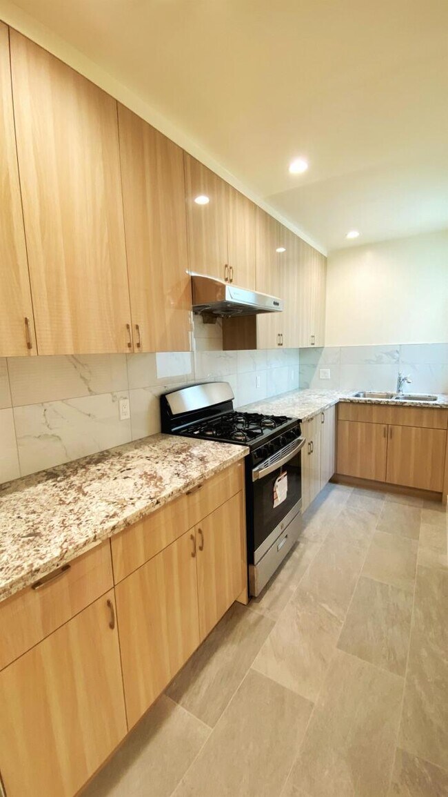 Building Photo - 2 bedroom in San Francisco CA 94109