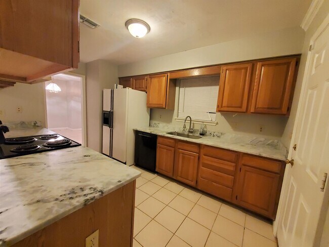 Building Photo - 6730 Layton Ct