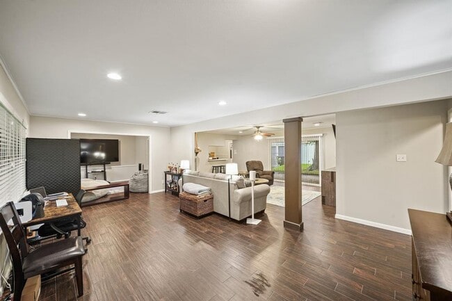 Building Photo - 5810 Wigton Dr