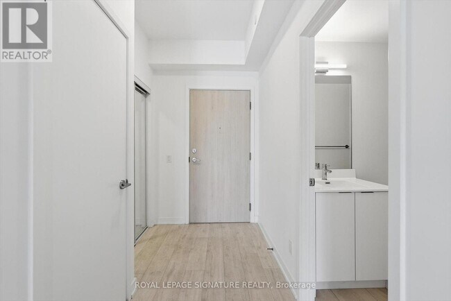 Photo du bâtiment - 181 Sheppard Ave E