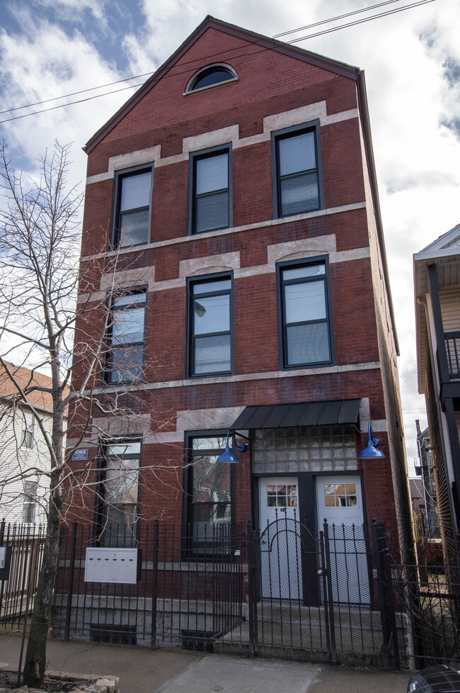 Building Photo - 2117 W 18th St