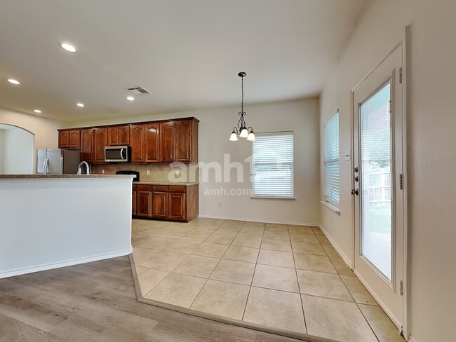 Building Photo - 1083 Carpenter Ct