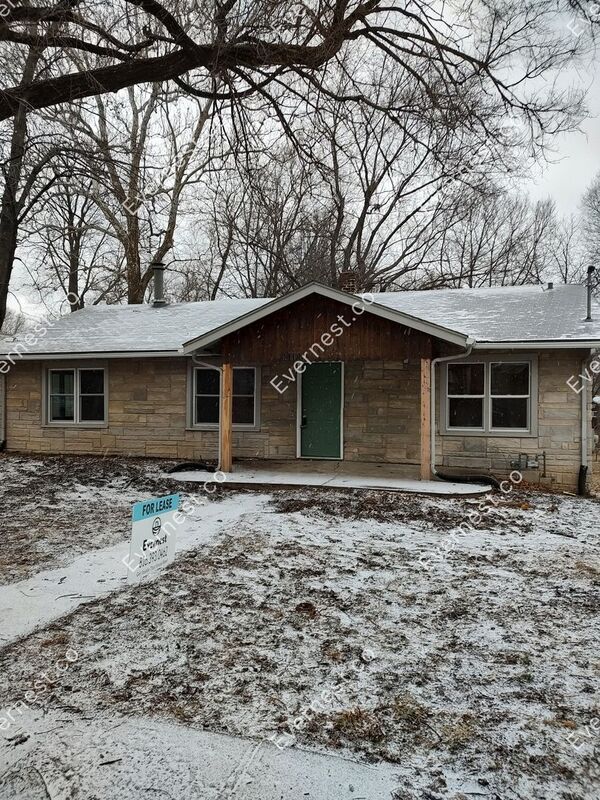 1118 N Main St, Independence, MO 64050 House Rental in Independence, MO