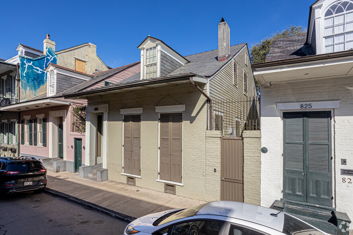 Primary Photo - 829 Dumaine St
