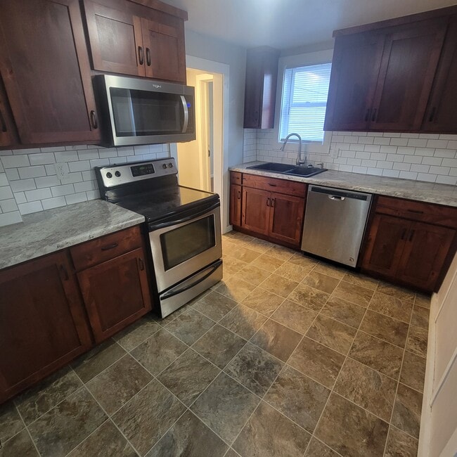 Foto del edificio - 242 9th Ave N