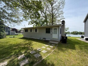 Building Photo - 121 Nottingham Dr