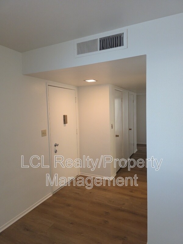 Building Photo - 26201 Fountain Bleu Dr