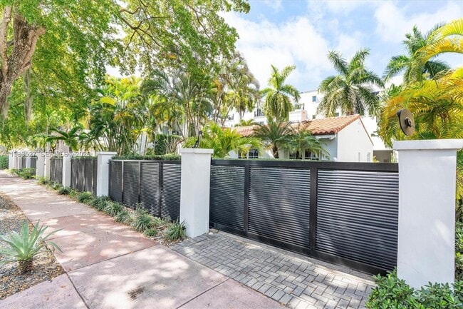 Foto del edificio - 1024 Lenox Ave.