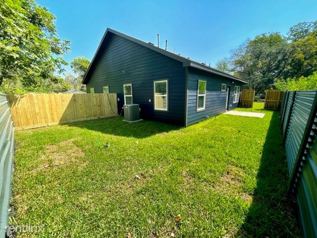 Foto del edificio - 3 br, 2 bath Duplex - 7205 Tippett Street A