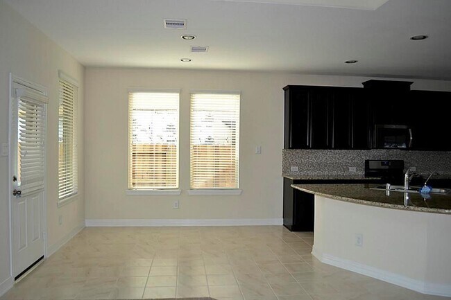Building Photo - 10551 Paula Bluff Ln