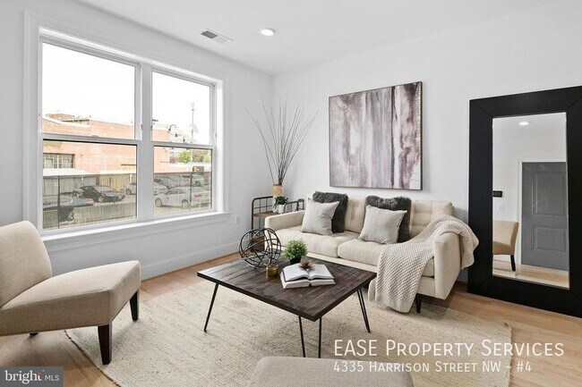 Foto del edificio - 4335 Harrison St NW