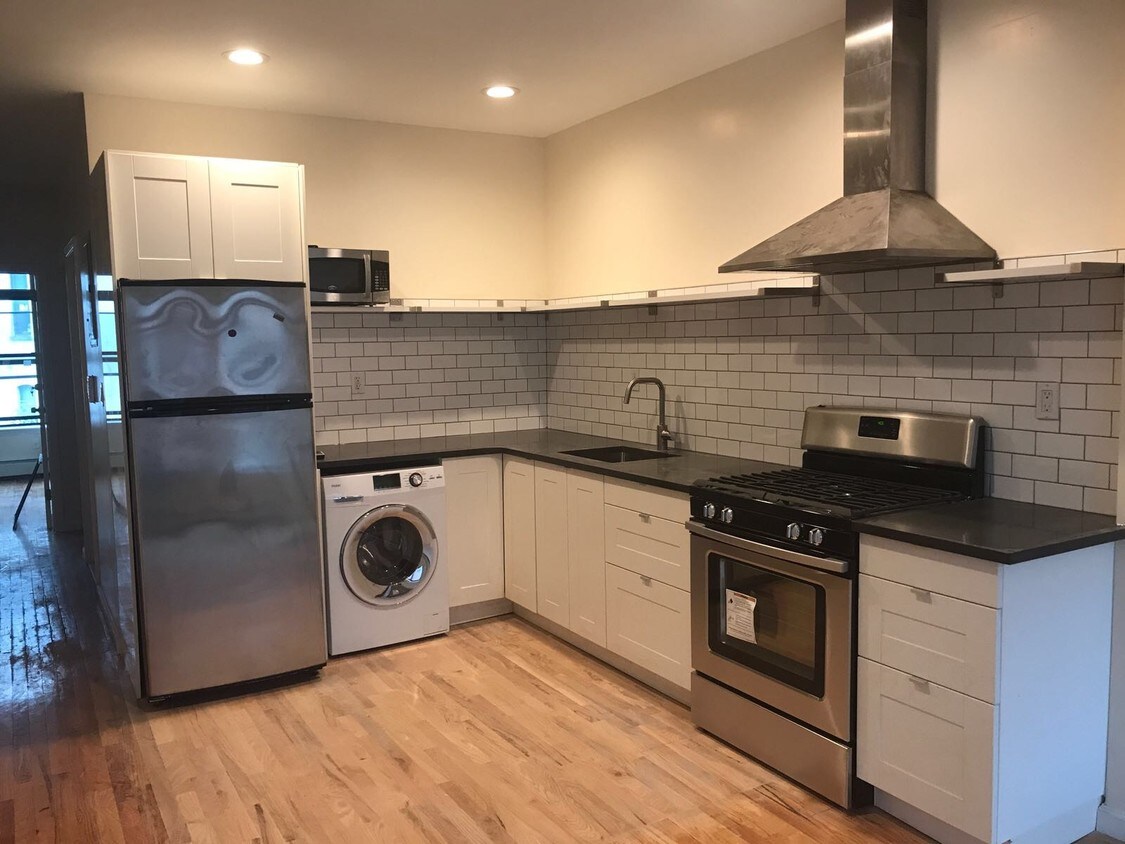 Foto principal - 833 Dekalb Ave
