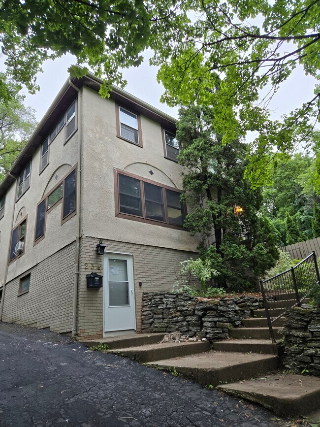 Edificio de 3 unidades, lavandería compartida - 234 Clermont St