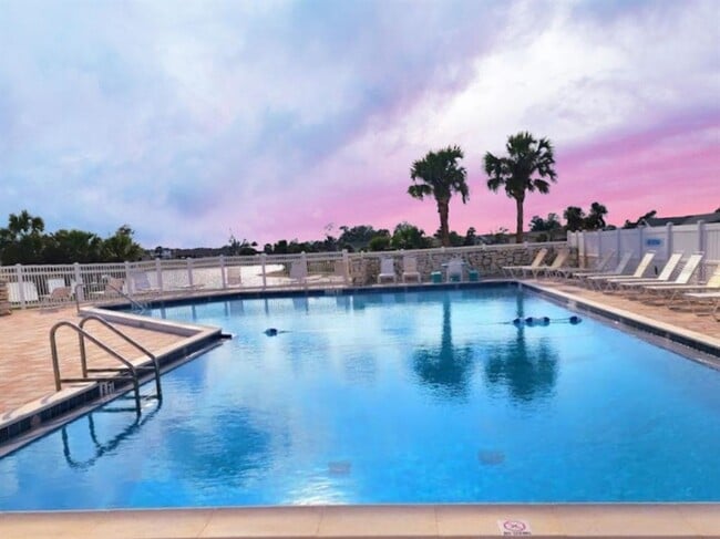 Building Photo - 13543 Longwood Ave