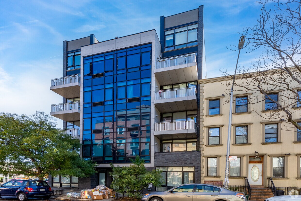 Foto principal - 214 Green St