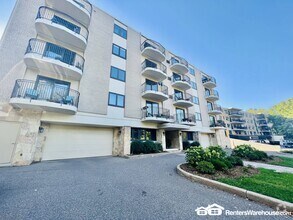 Building Photo - 2928 Dean Pkwy
