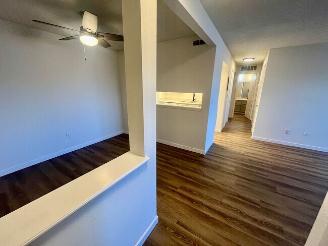 Foto del edificio - **$500 Move in Special**  Updated Spacious 1 bed/1 bath in Aurora