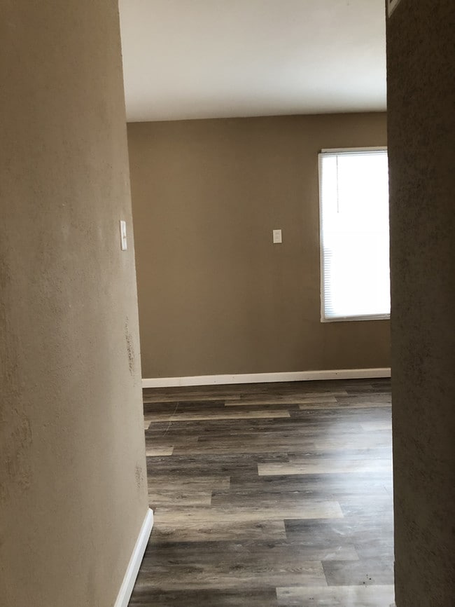 Building Photo - 1443 San Salvador Dr