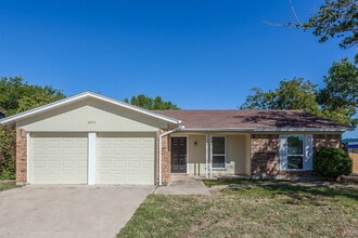 Building Photo - 6053 Herschel Dr