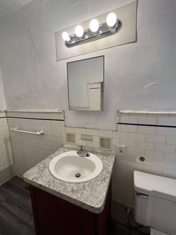 Foto del edificio - 3224 Calvert Ave