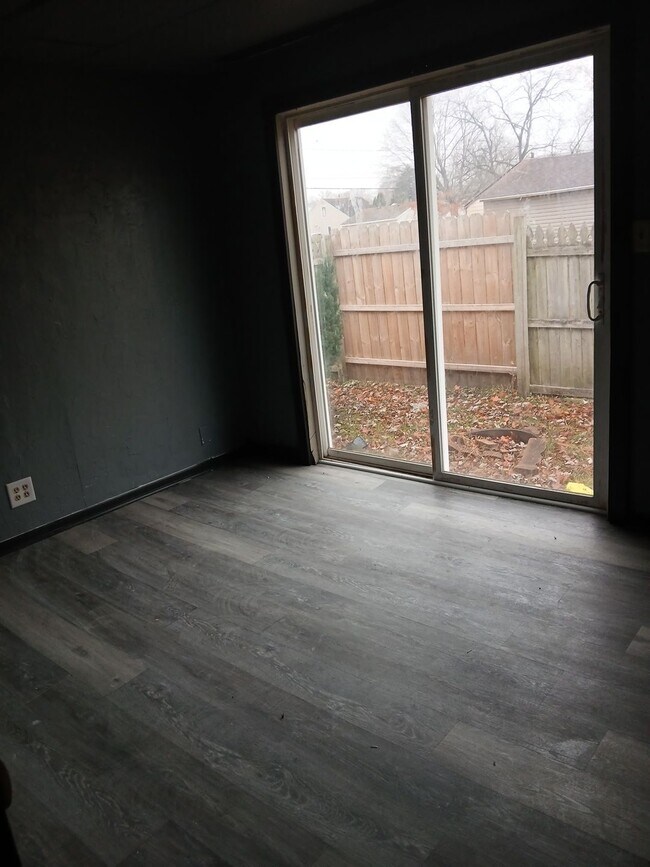 Foto del edificio - 3504 Blackstone Ave