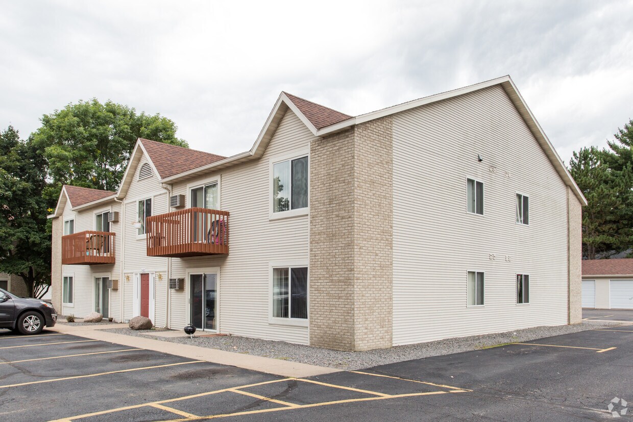 Edgewood & Edgewater Apartments Stevens Point, WI