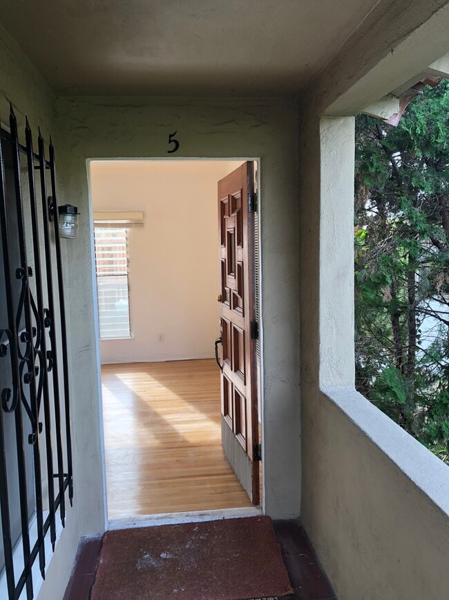 Front unit upstairs - 8327 Blackburn Ave