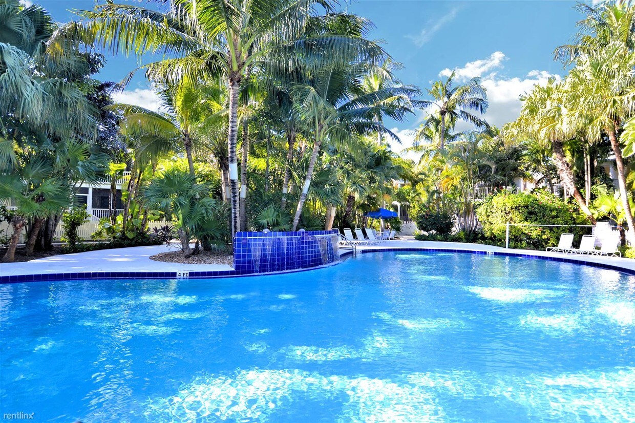 Foto principal - 90 Golf Club Dr