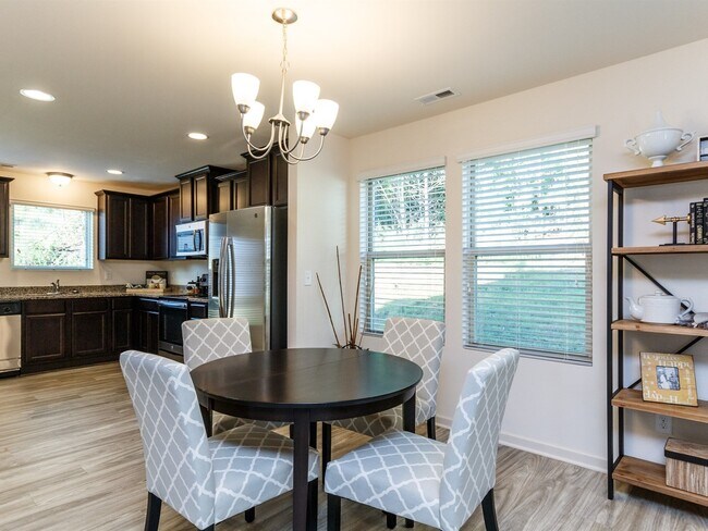 Building Photo - 1504 Eva Mae Dr