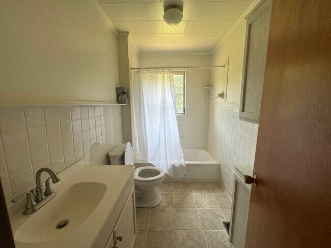 Building Photo - 147 Liberty Knoll Dr